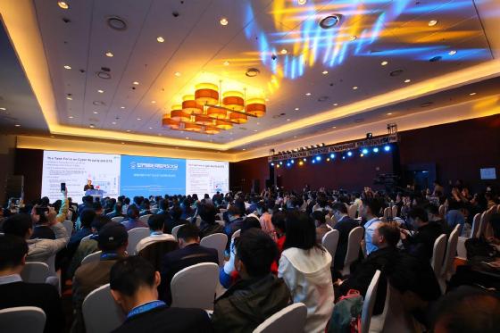 五大论坛来解析智能网联汽车驶入“高速路”