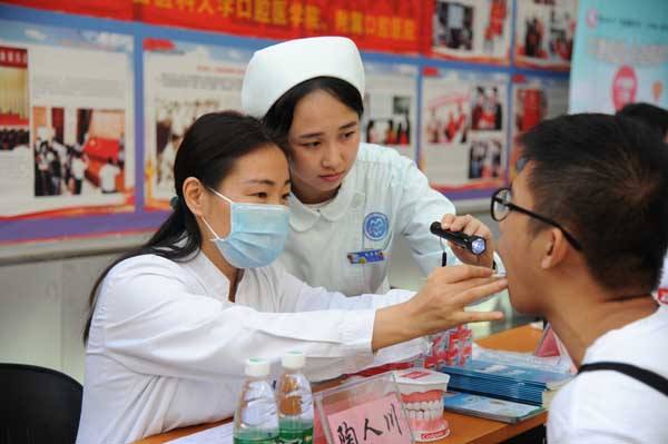 日本测试AI牙检 动动手机就能检测牙周病