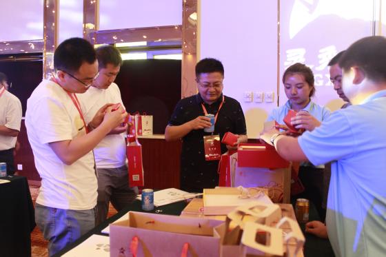 “灵秀灵丘”促进县域经济发展，助力电商精准扶贫