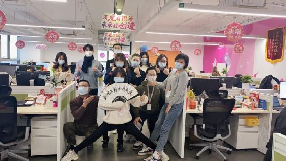 一根滚烫的电话专线：我想捐鸡蛋、红薯、凳子、口罩……