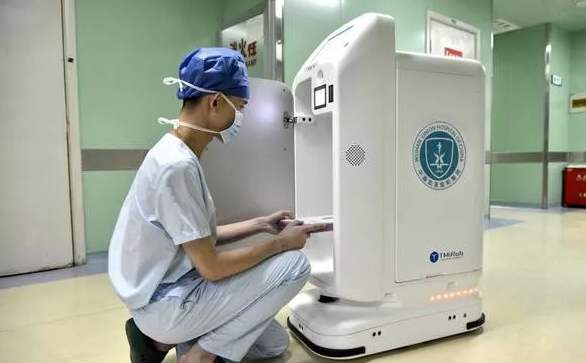 科技助力防疫：机器人“上岗”、开发大数据平台