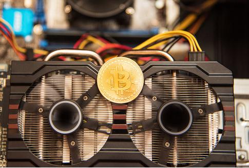 比特币暴涨催生华强北“一卡难求”：卖一张挖矿显卡净赚600元