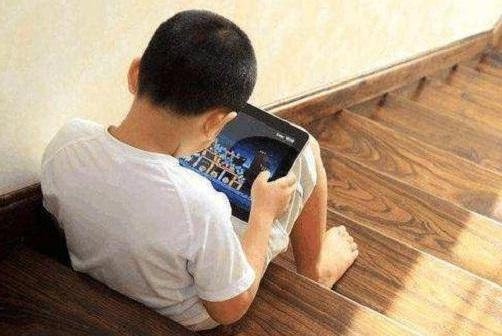 孩子偷母亲银行卡充值游戏近5万 退款申请被腾讯终止