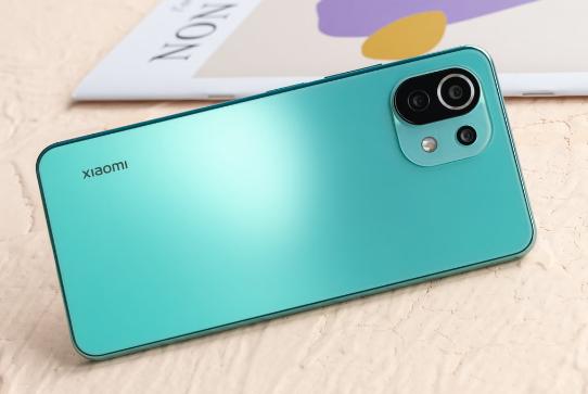 小米 11 青春版图赏：色彩控与轻薄控的双重满足