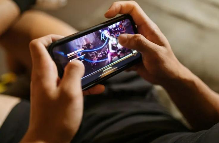 开学季下发“限游令” 专家：网络游戏应做更细致分类