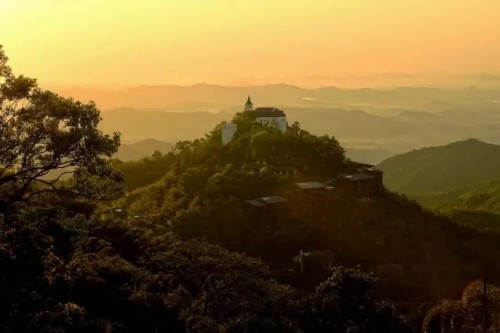 大数据：秋季赏枫游、温泉游走俏