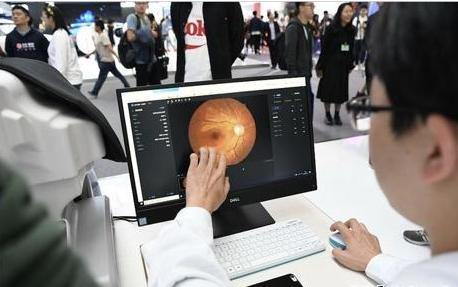 扫描视网膜，AI可知心脏病风险