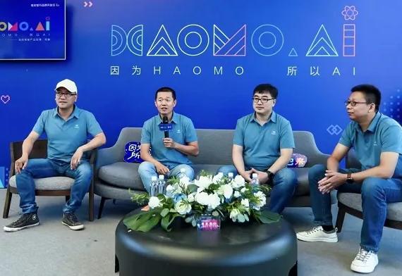 毫末发布业内首款面向商用市场10万元级末端物流自动配送车