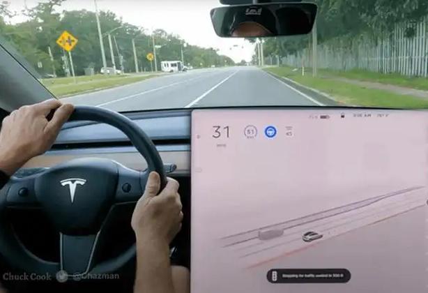 特斯拉FSD发布重大更新，自动驾驶功能更复杂