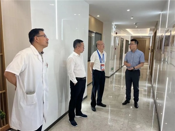 健康同行—清华大学教授、欧洲科学院院士熊澄宇莅临壹加细胞研究院指导！