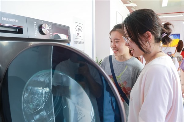 科技赋能家电美学，长虹“智造”闪耀北京