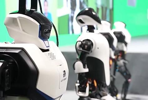 真实家庭服务、智能家居……我国人形机器人未来产业正成长