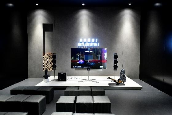 投影机市场增长强劲，长焦激光技术持续领跑市场