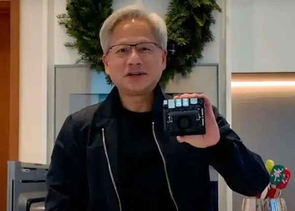 英伟达生成式AI超级电脑发布：AI性能提高1.7倍 仅约1814元