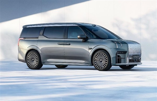 为用户提供多样化选择，极氪009家族新增浩瀚智驾2.0选装包 