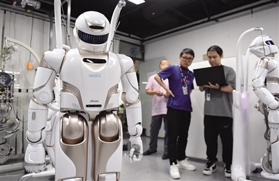 人形机器人如何跑好产业“马拉松”？