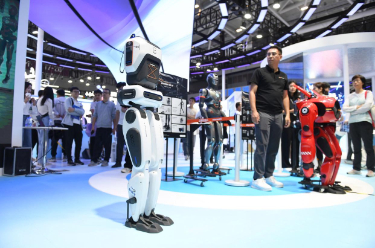 深圳机器人“天团”解锁多元新赛道