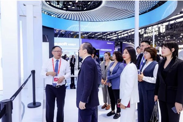 战略同频 生态共振 东软“蓝色风暴”席卷CMEF