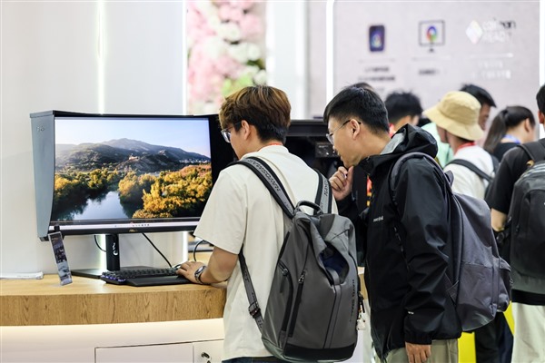 以臻彩视界赋能创意未来 | 华硕ProArt新品PA32UCE和PA27UCGE 