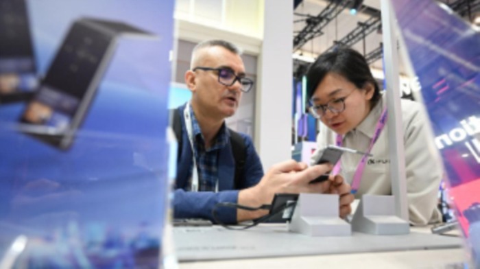 智能时代，全球移动通信行业如何应对三大挑战