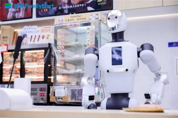 全家FamilyMart×Galbot盖博特：机器人服务便利店落地北京中关村