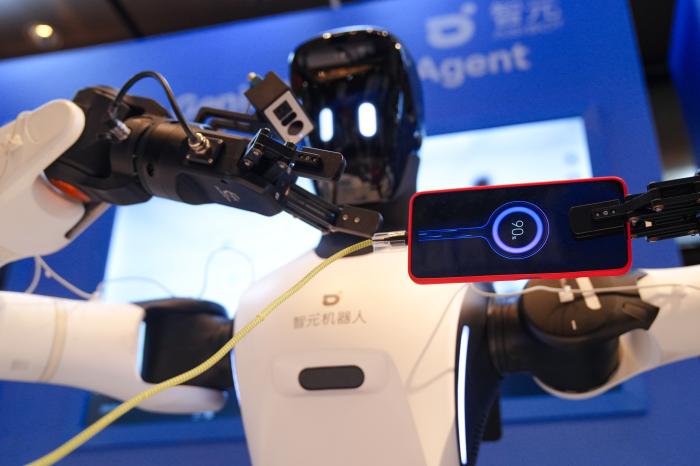 从奢侈品走向“白菜价”人形机器人万元机时代来了